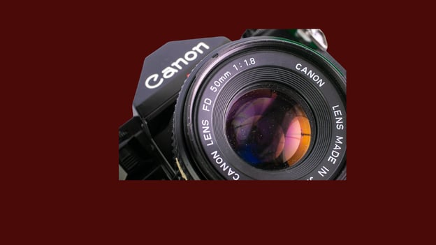 How to sell camera lenses: value guide & tips image