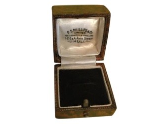 Phillips Of Hull Ring Box