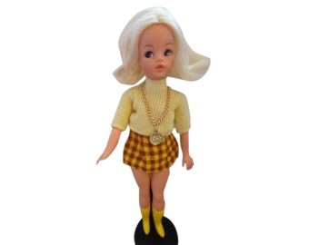 1970s Pedigree Sindy Doll & Outfits