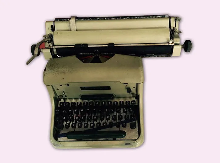 typewriter machine 